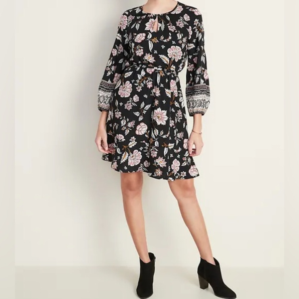 Old Navy‎ Black Floral Long-sleeve, Waist-defined Keyhole Dress XS